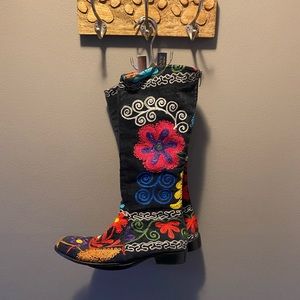 Embroidered Boots size 11